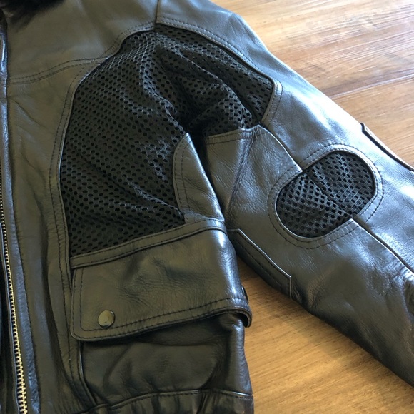 🎉Host Pick🎉 Men’s Black Leather with Mesh Vented Motorcycle Jacket Size 38 - Picture 3 of 13